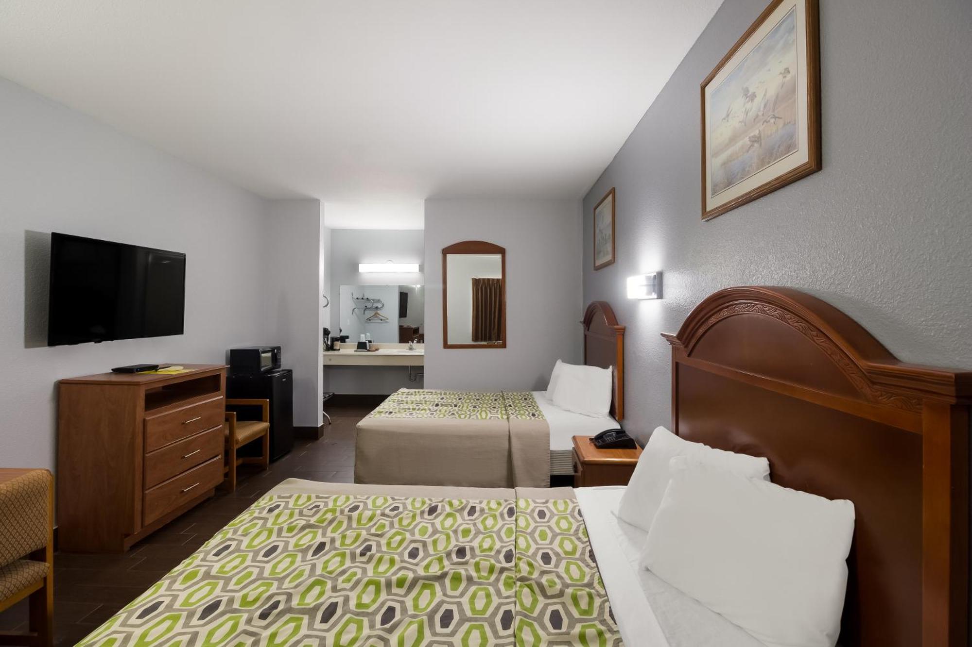 Scottish Inn & Suites Hankamer Exteriör bild